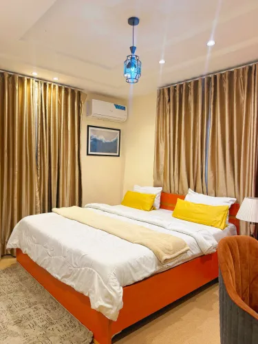 suite_bedroom_
